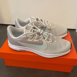Nike Women's Downshifter 9 Brand new - Platinum tint/Teal tint - size 9